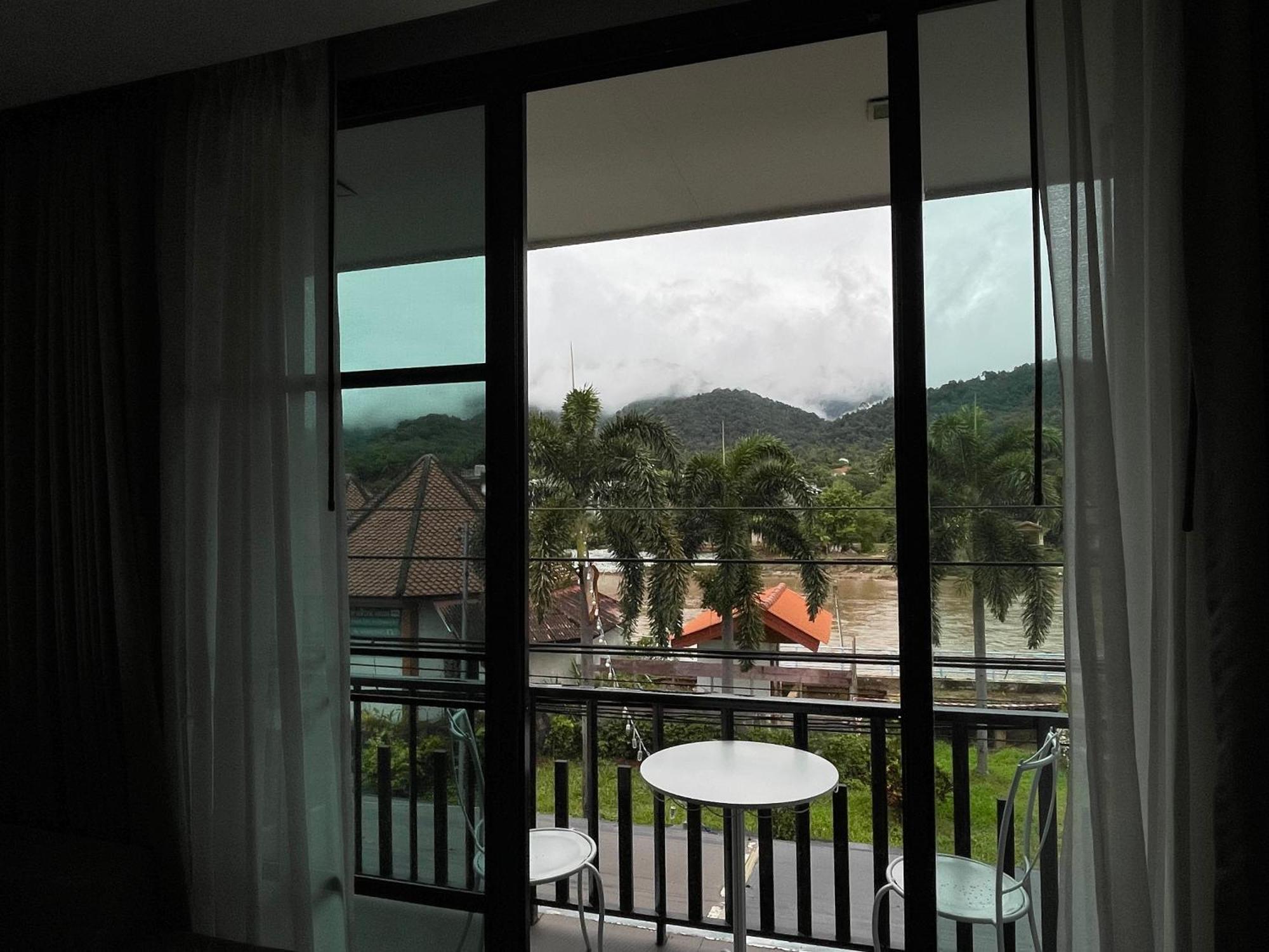 Saranya River House สรัญญาริเวอร์เฮาส์ Meaj Kültér fotó