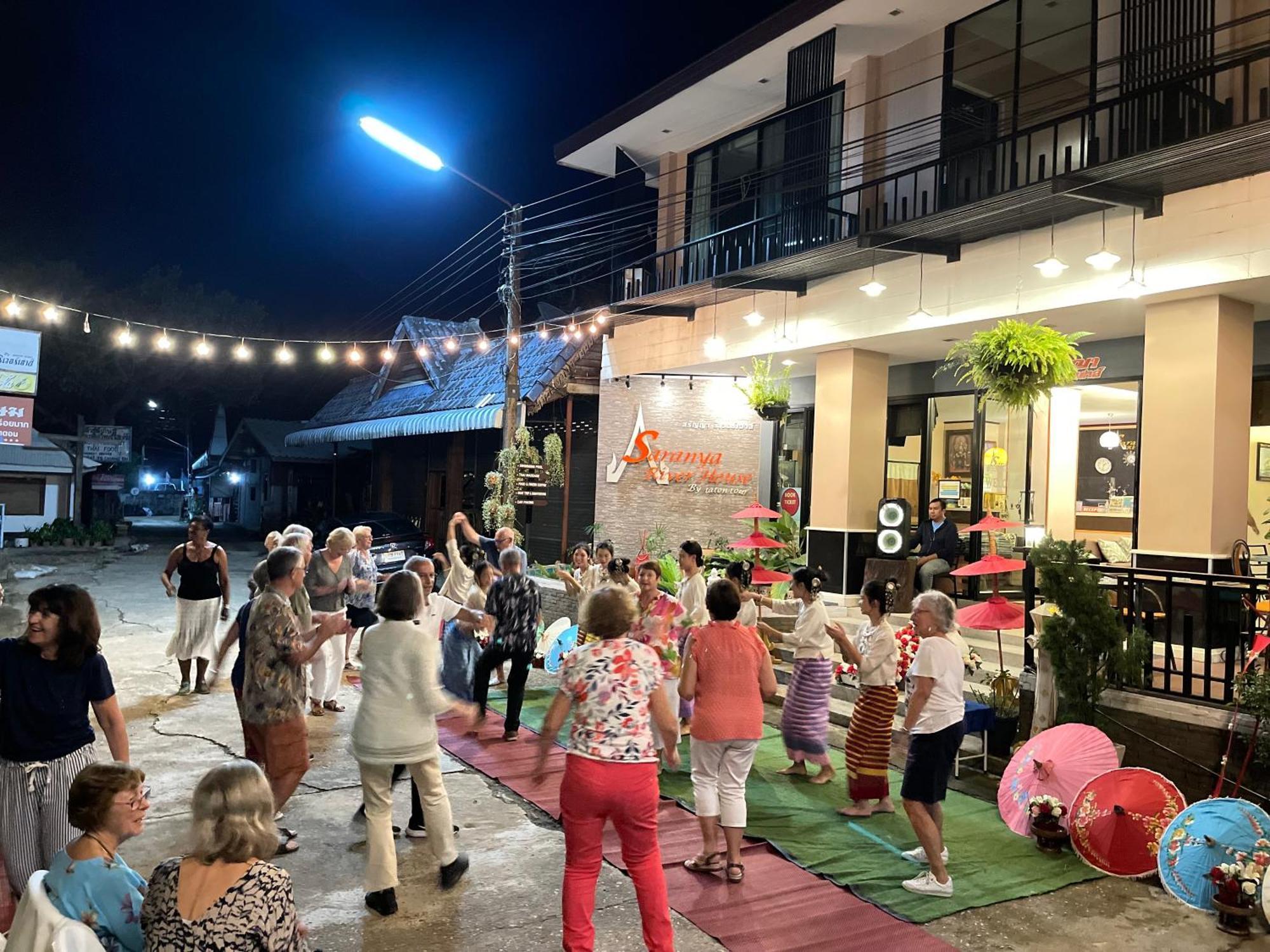 Saranya River House สรัญญาริเวอร์เฮาส์ Meaj Kültér fotó